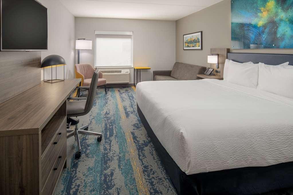 La Quinta Inn & Suites By Wyndham Spokane Downtown Room photo
