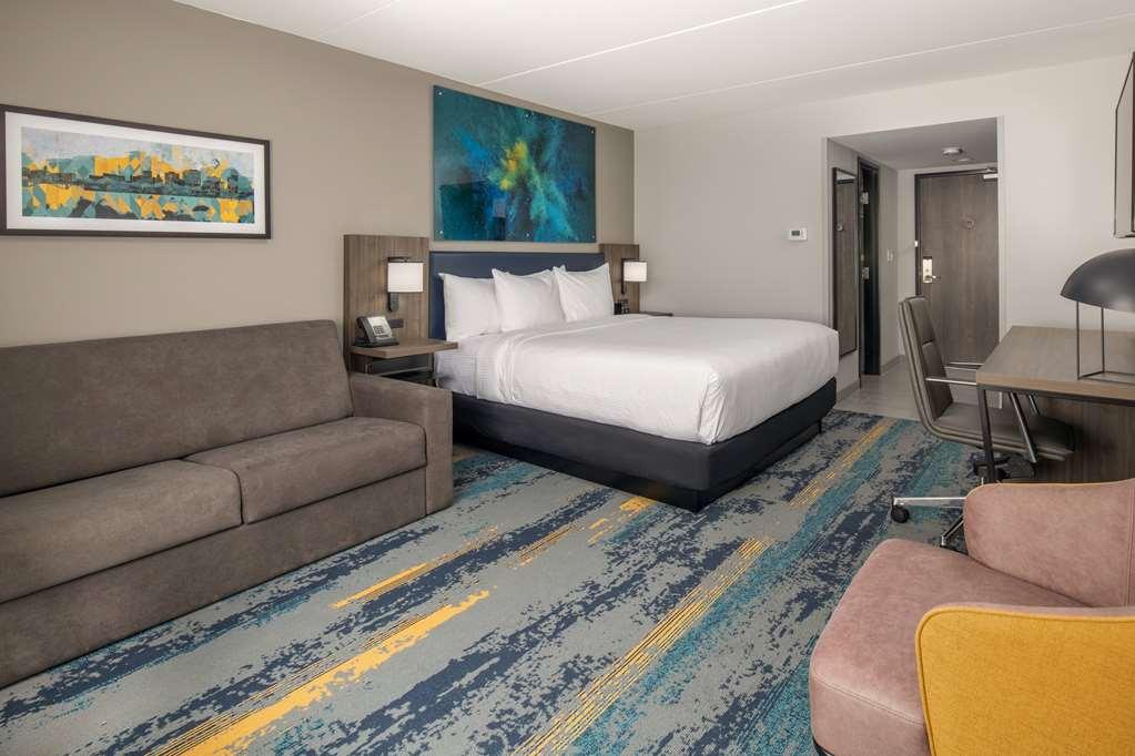 La Quinta Inn & Suites By Wyndham Spokane Downtown Room photo