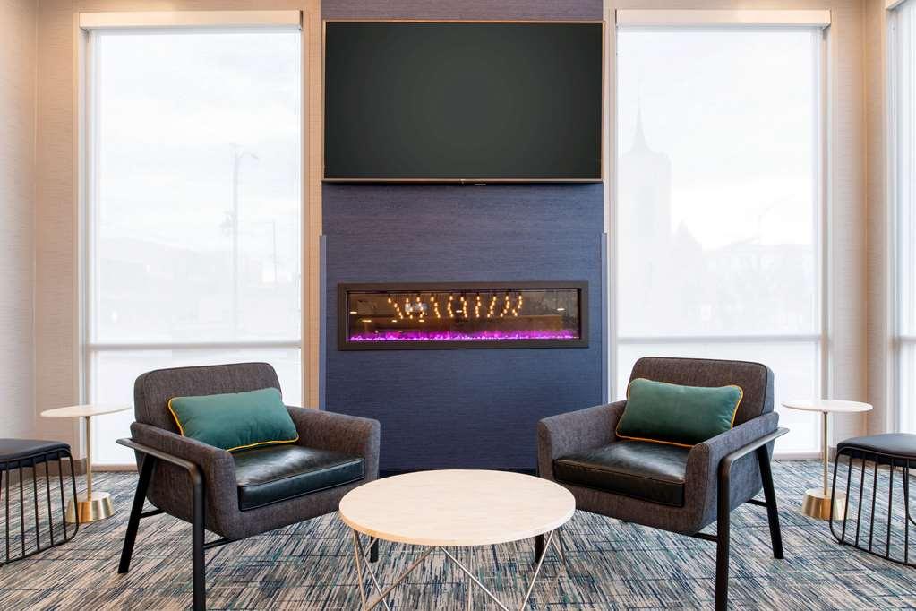La Quinta Inn & Suites By Wyndham Spokane Downtown Interior photo