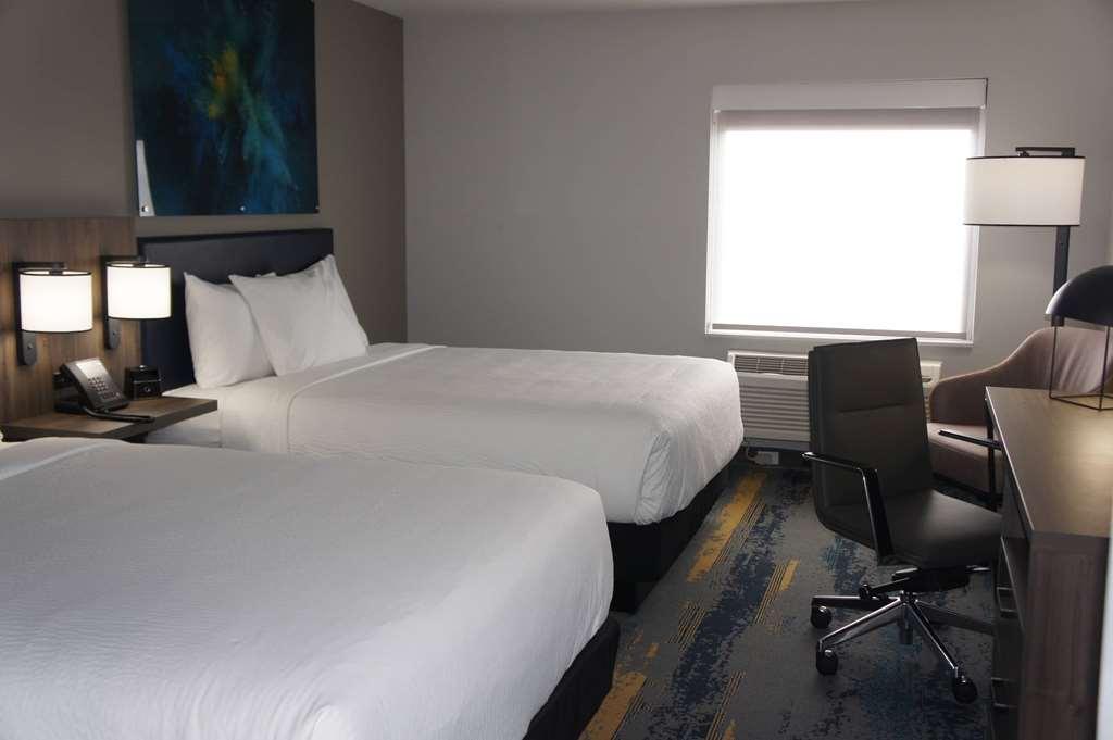 La Quinta Inn & Suites By Wyndham Spokane Downtown Room photo